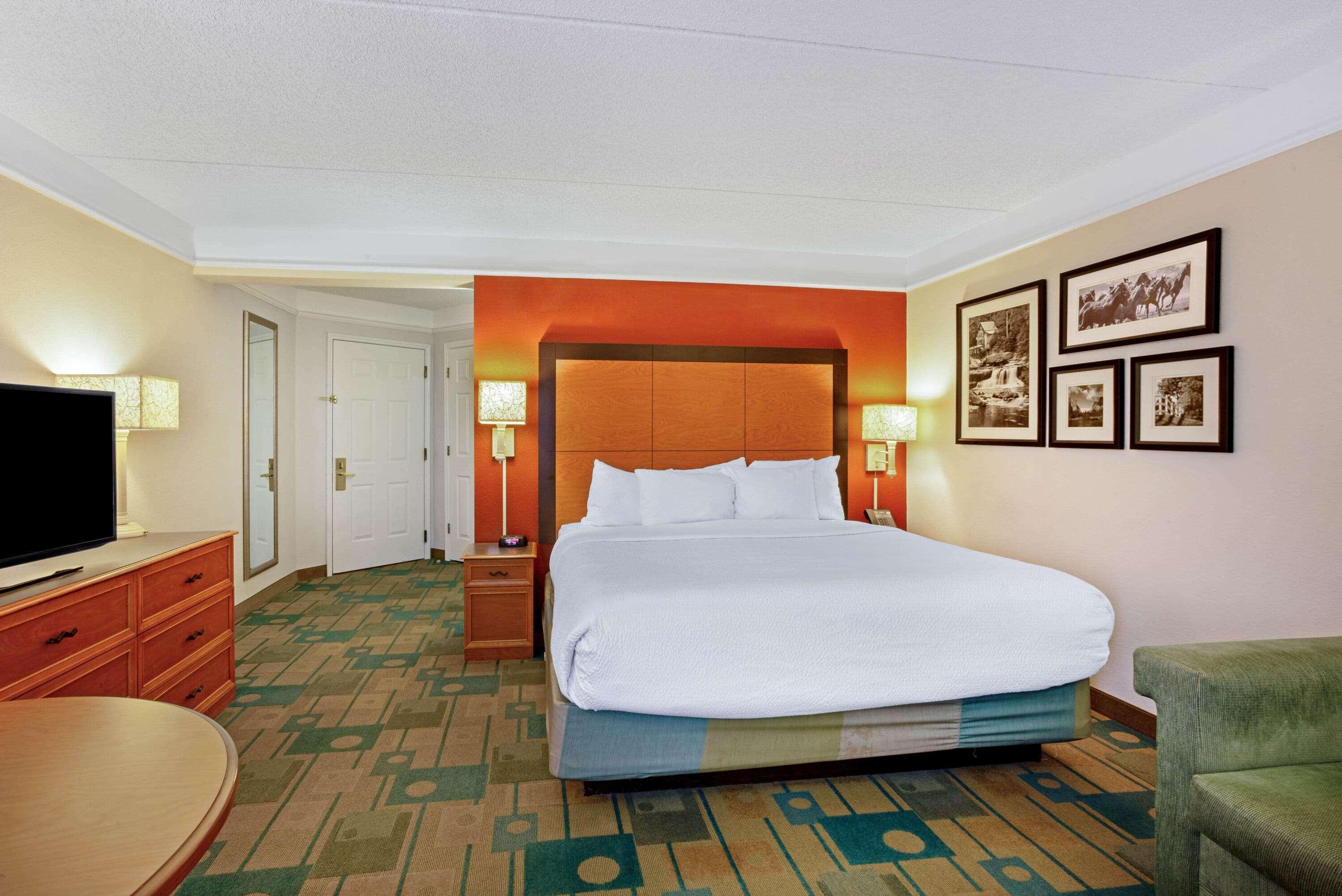 La Quinta By Wyndham Winston-Salem Hotel Exterior photo