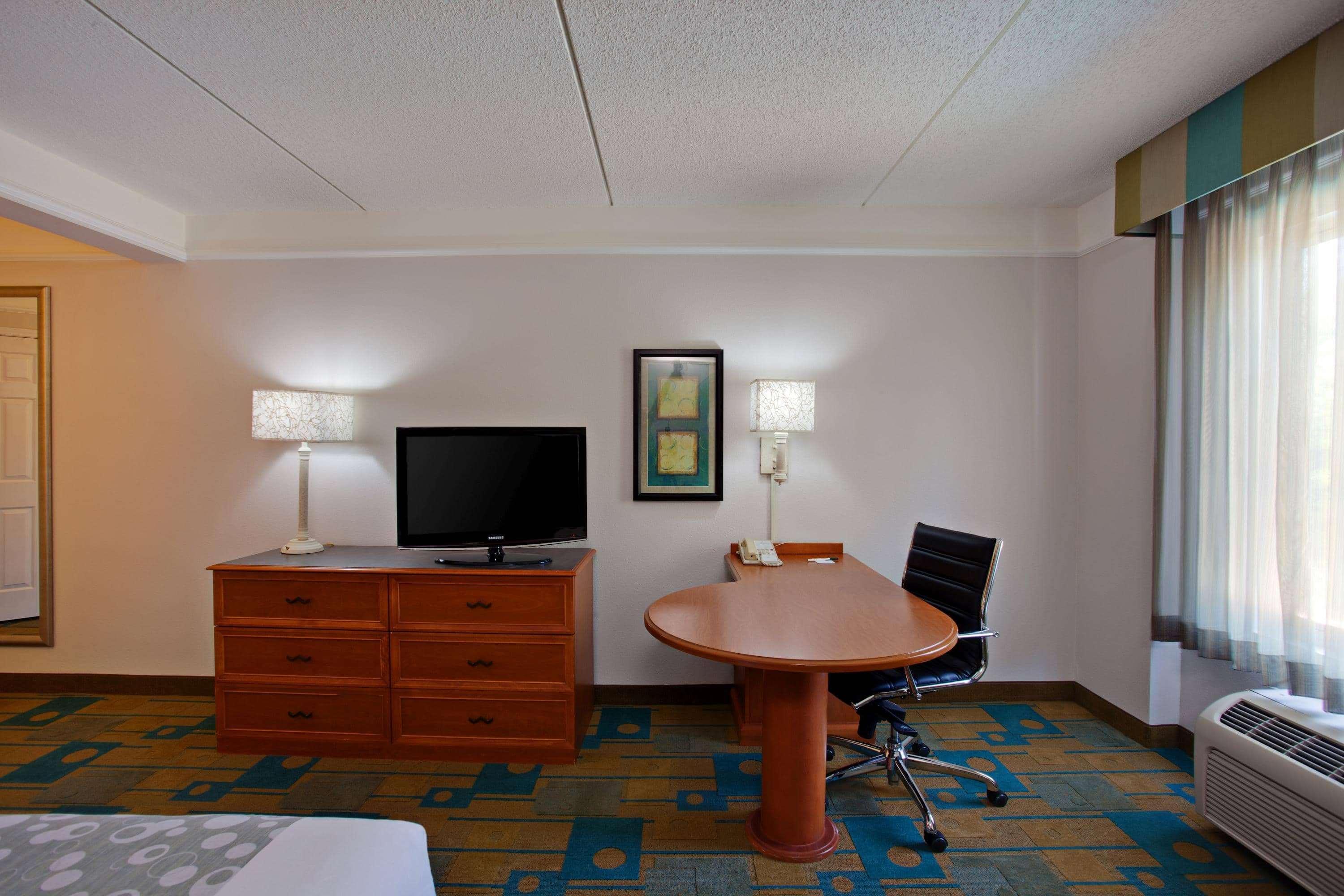 La Quinta By Wyndham Winston-Salem Hotel Exterior photo