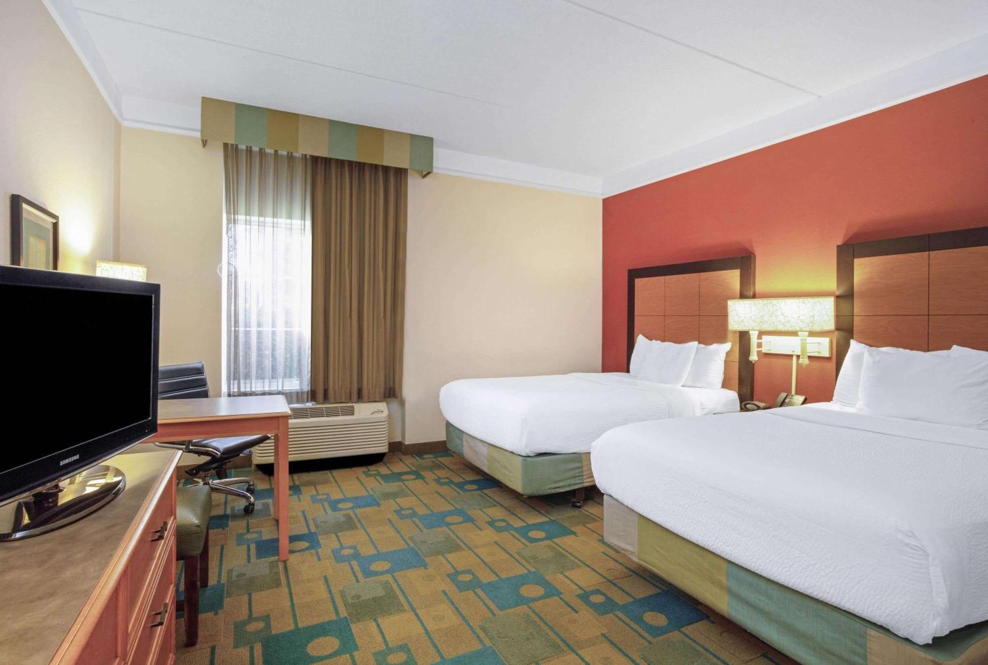 La Quinta By Wyndham Winston-Salem Hotel Exterior photo